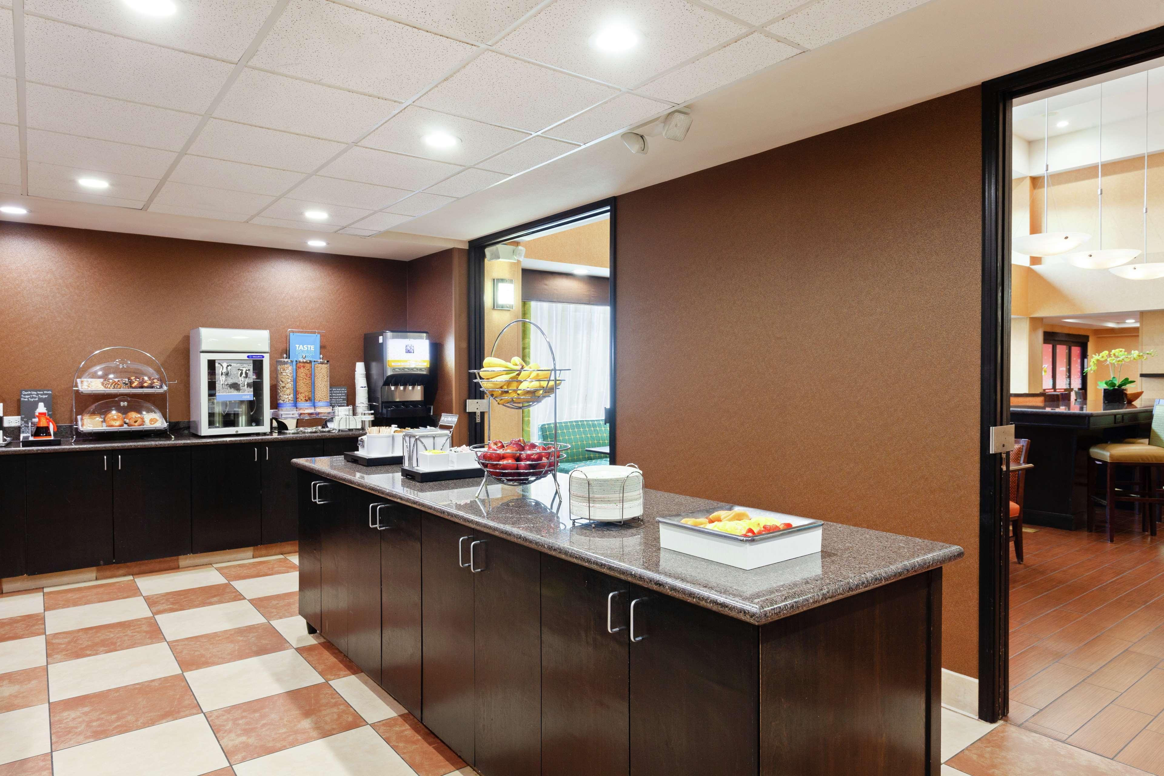 Hampton Inn & Suites Fresno - Northwest Herndon Bagian luar foto